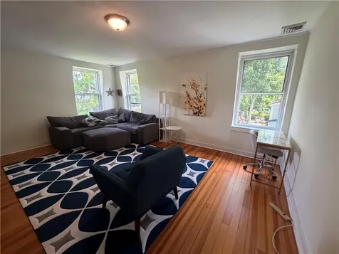 44 Everett Street Newport RI 02840