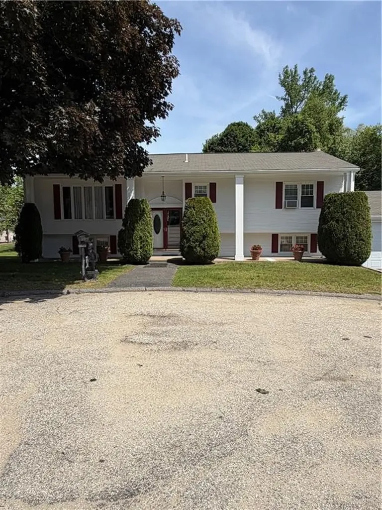 6 Balsam Court Johnston RI 02919
