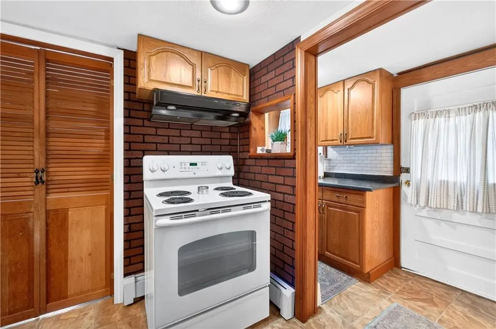 47 Revere Avenue West Warwick RI 02893