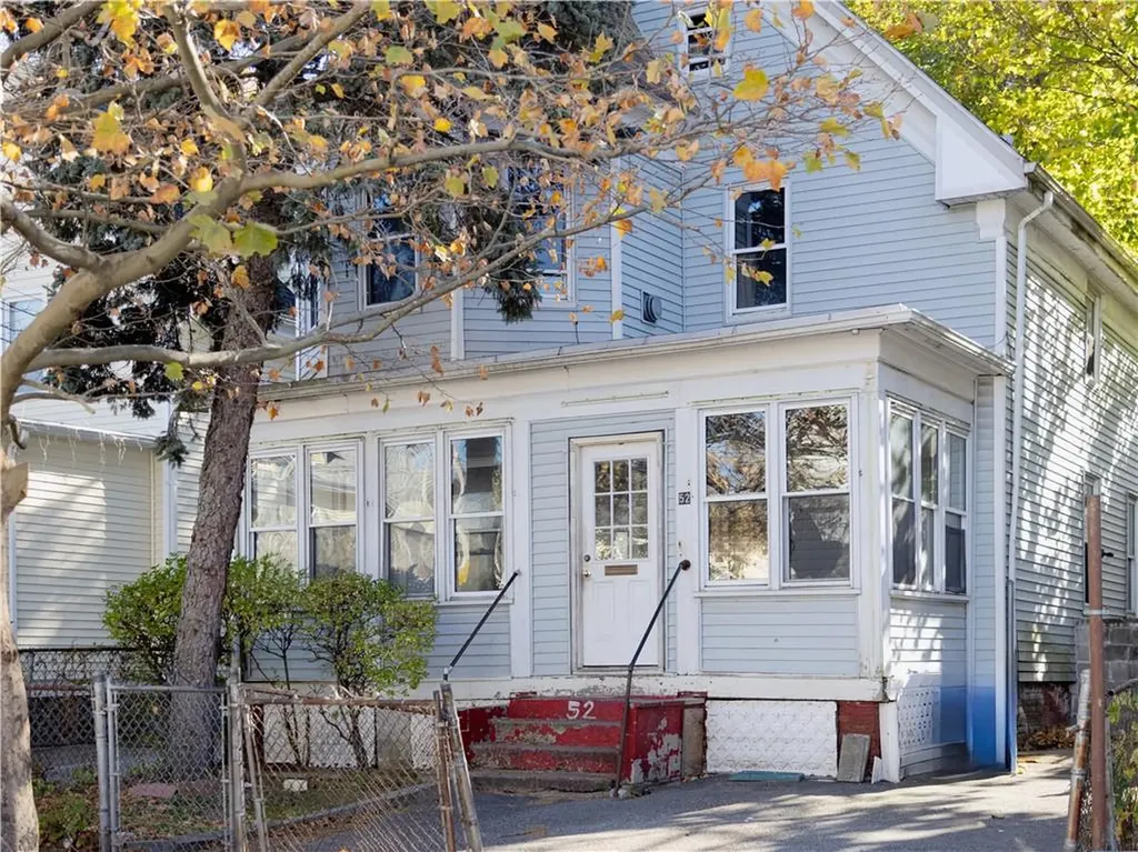 52 Glenham Street Providence RI 02907