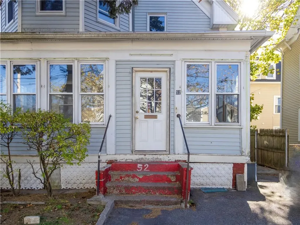 52 Glenham Street Providence RI 02907