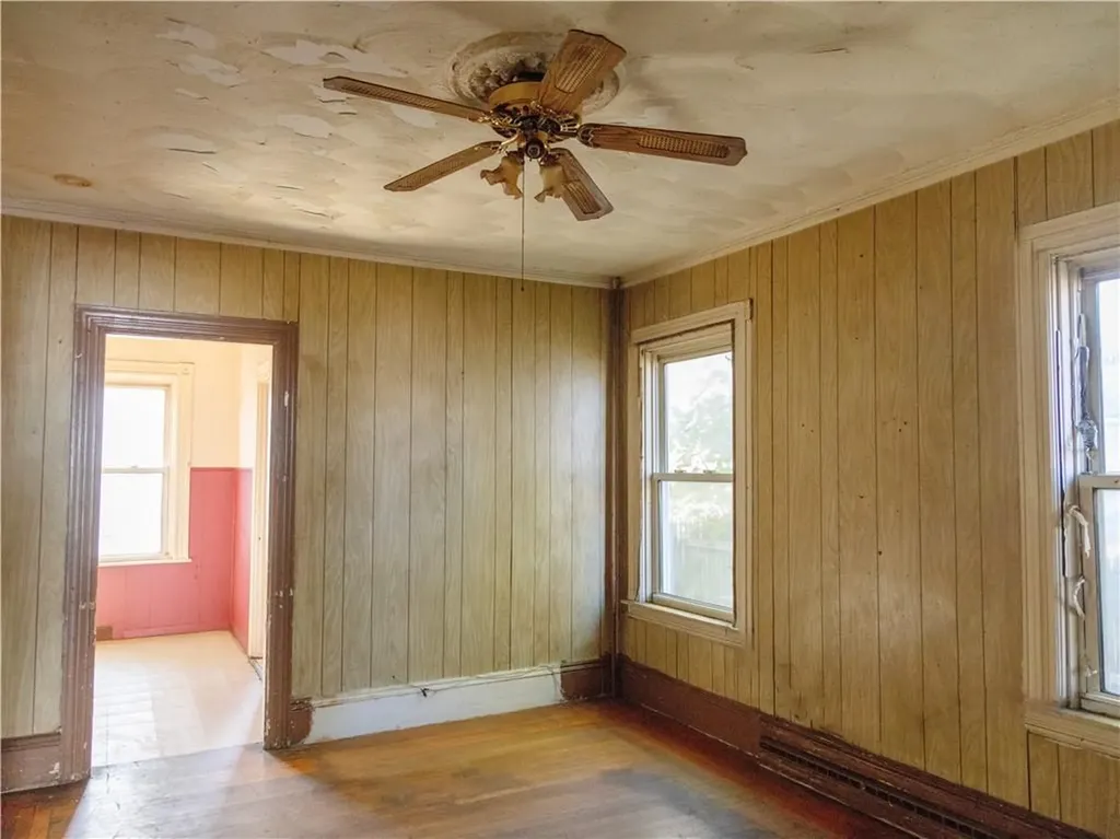52 Glenham Street Providence RI 02907