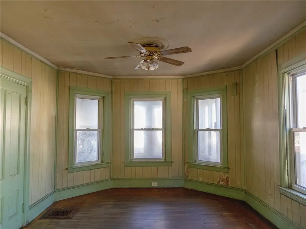 52 Glenham Street Providence RI 02907