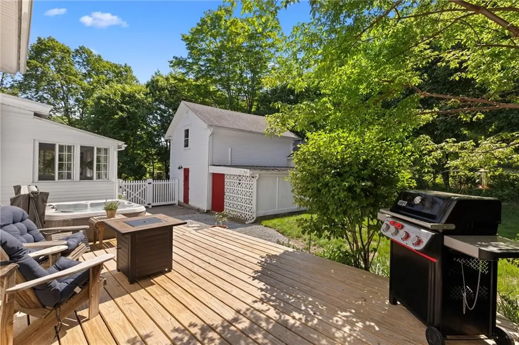 422 North Road Scituate RI 02831