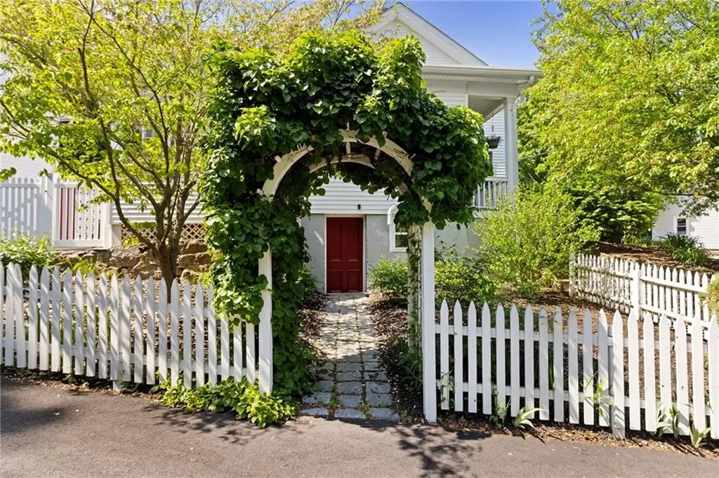 422 North Road Scituate RI 02831