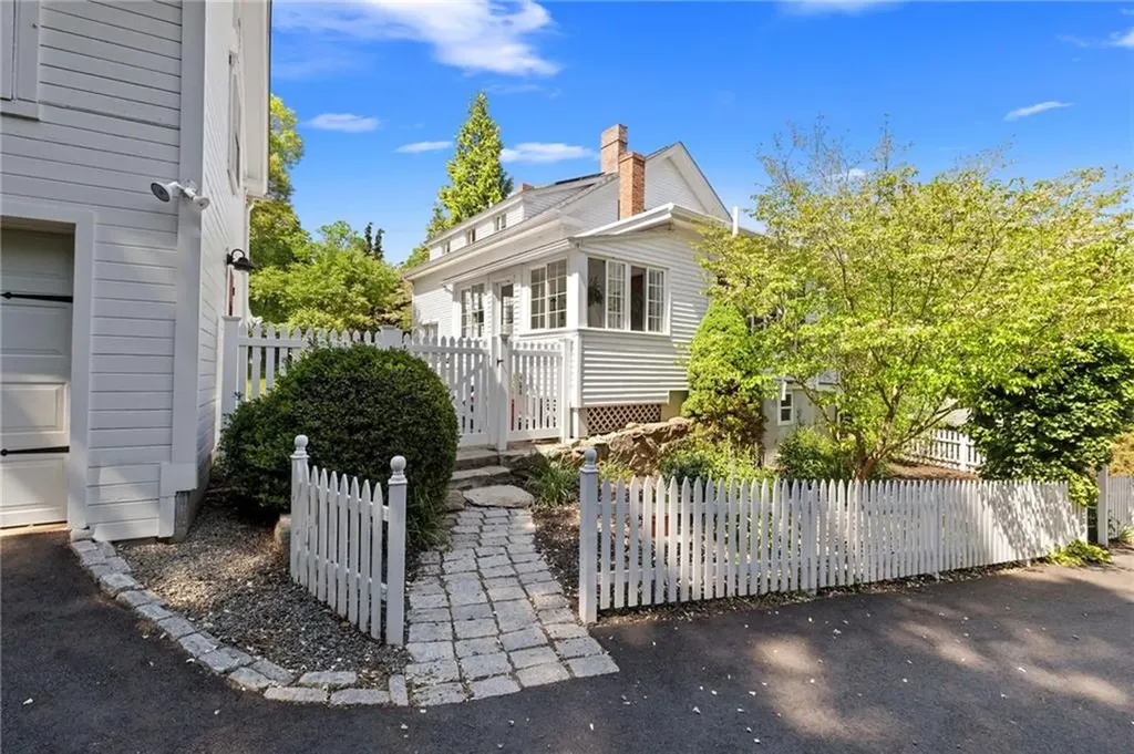 422 North Road Scituate RI 02831