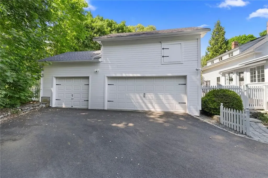 422 North Road Scituate RI 02831
