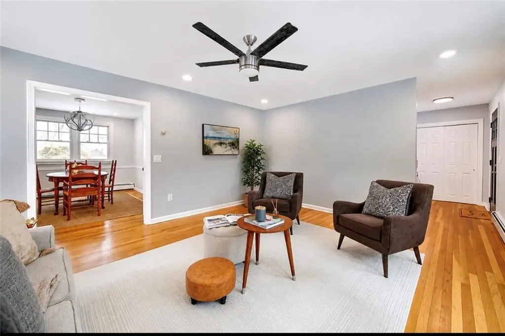 3 Pinetop Road Barrington RI 02806