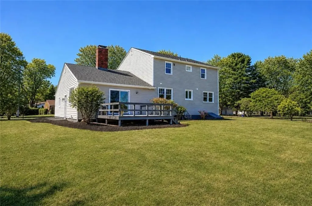 3 Pinetop Road Barrington RI 02806