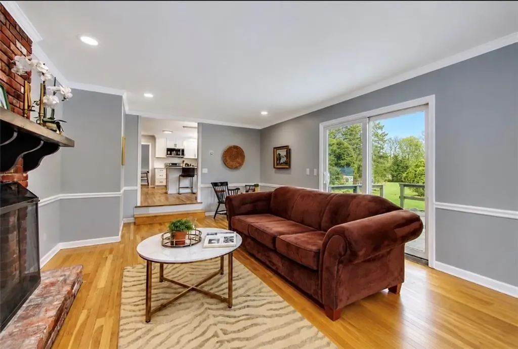 3 Pinetop Road Barrington RI 02806