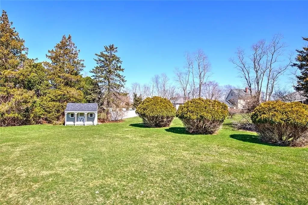 3 Pinetop Road Barrington RI 02806