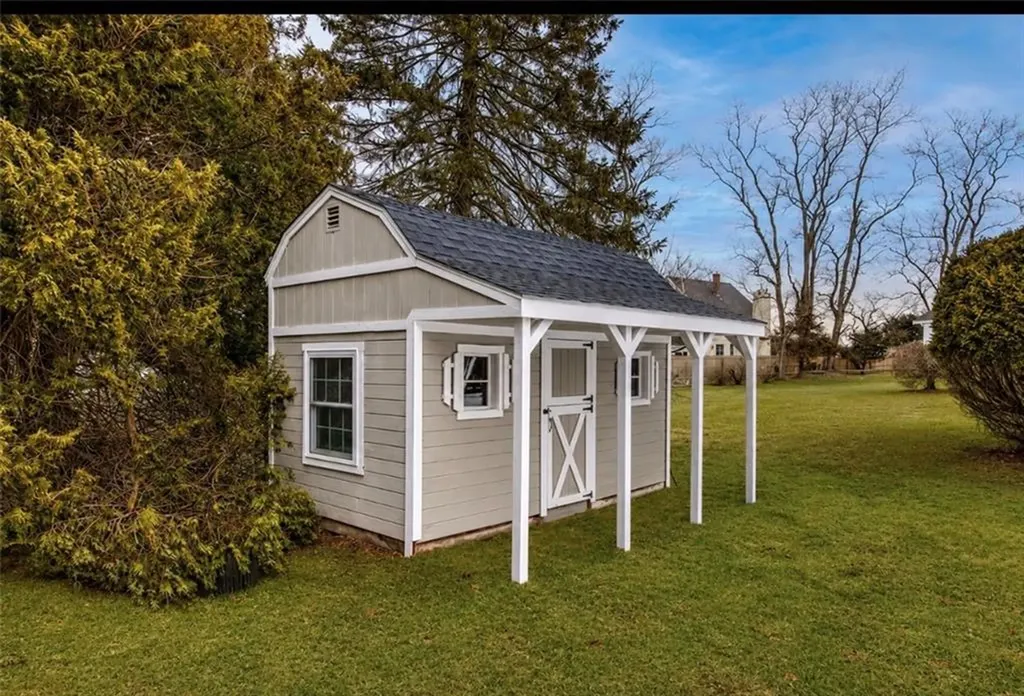 3 Pinetop Road Barrington RI 02806