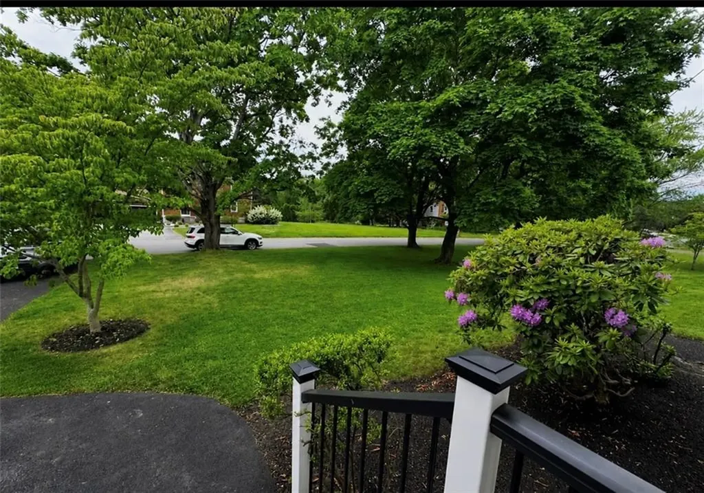 3 Pinetop Road Barrington RI 02806