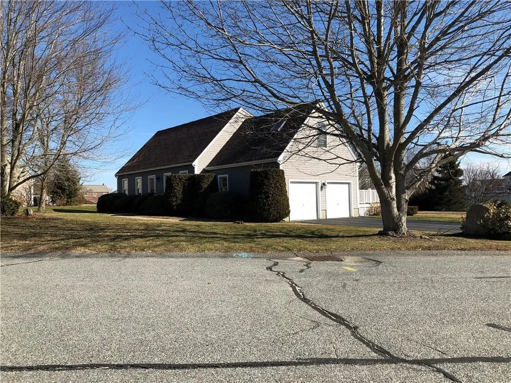 135 Spring Hill Road Portsmouth RI 02871
