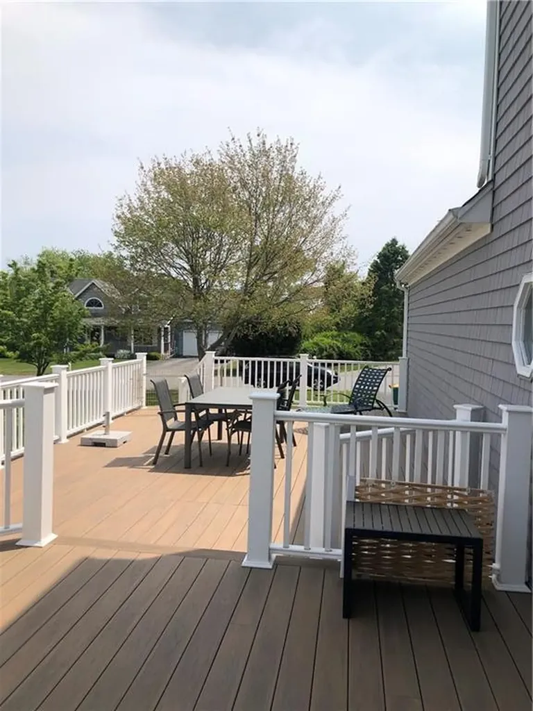 135 Spring Hill Road Portsmouth RI 02871