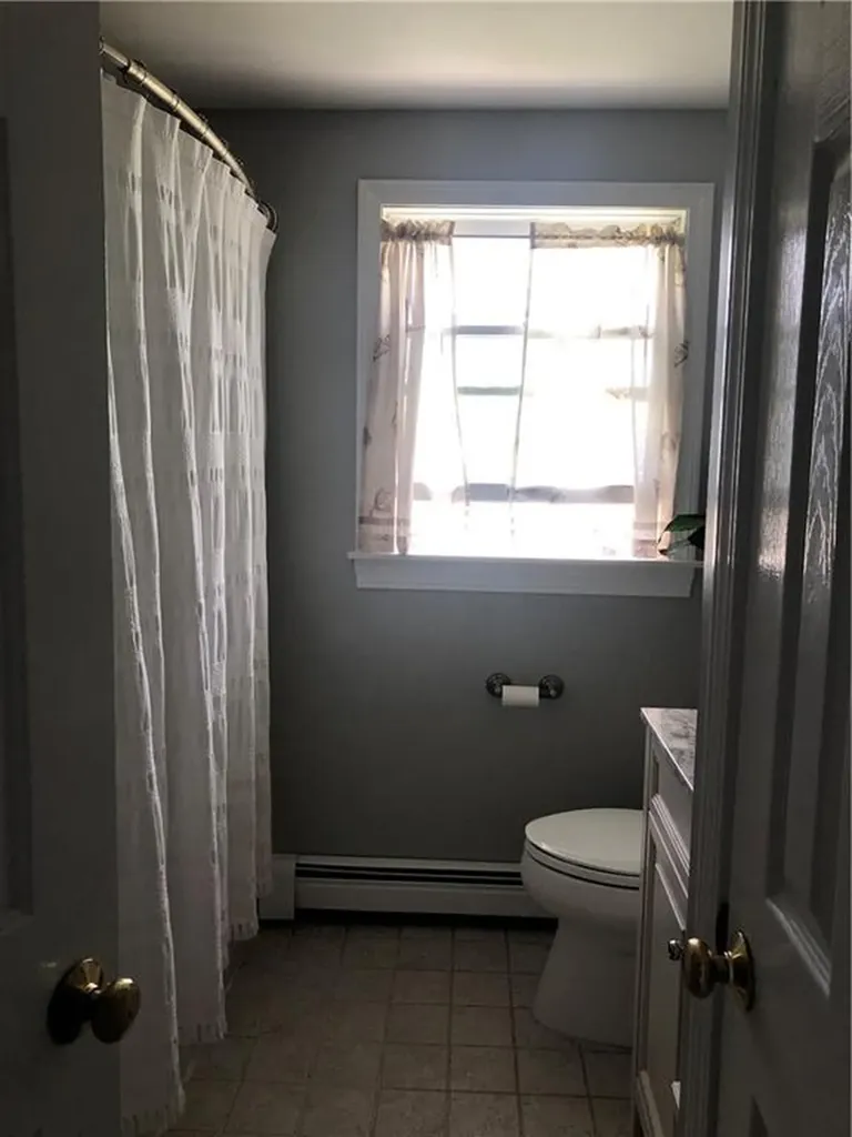 135 Spring Hill Road Portsmouth RI 02871