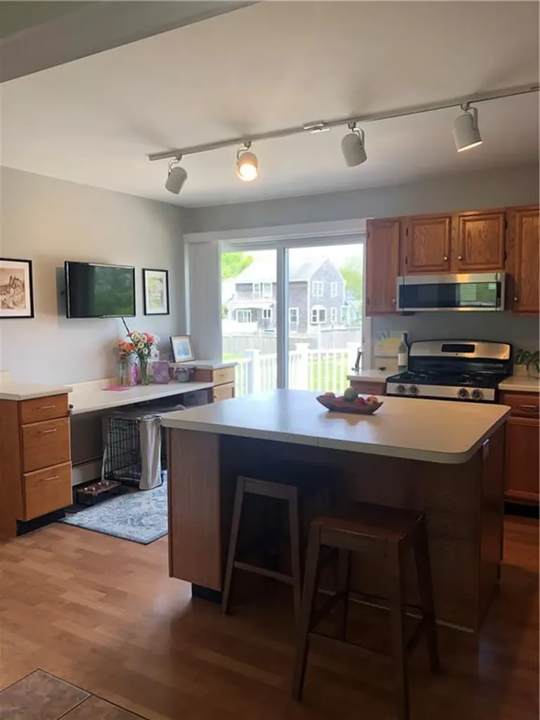 135 Spring Hill Road Portsmouth RI 02871