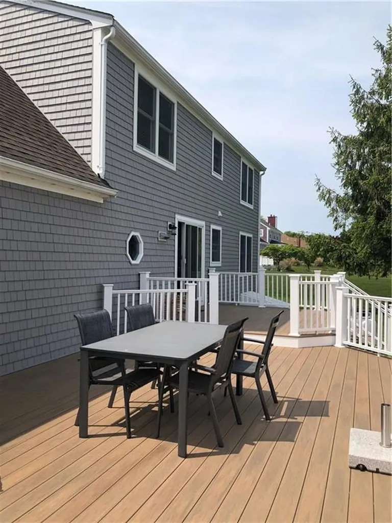 135 Spring Hill Road Portsmouth RI 02871