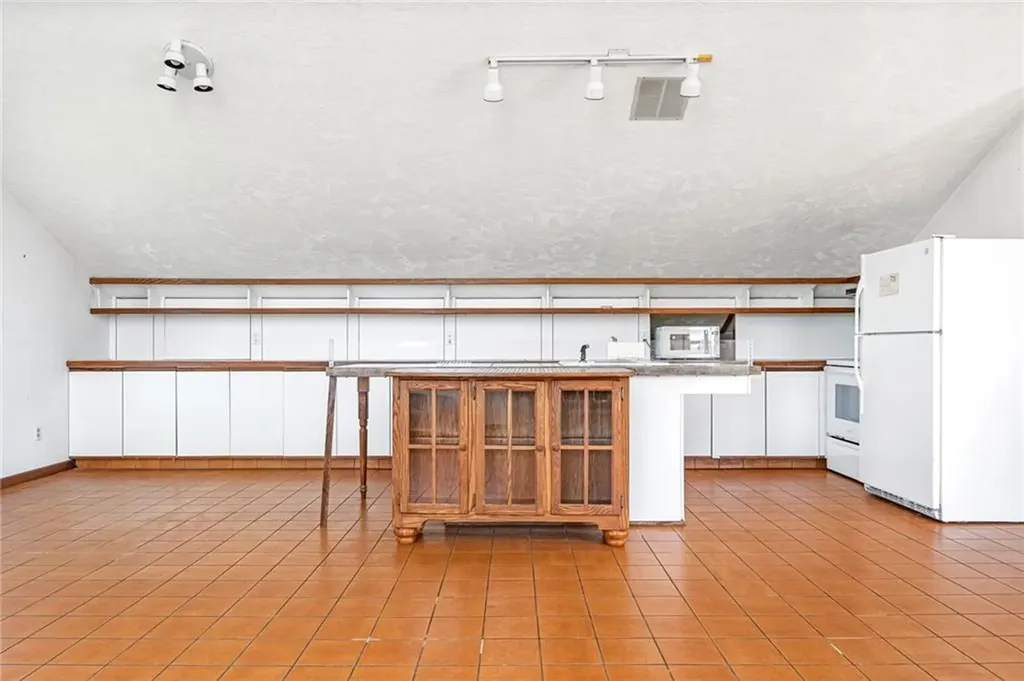 39 White Swan Drive Narragansett RI 02882