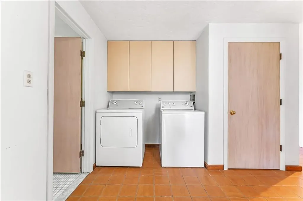39 White Swan Drive Narragansett RI 02882