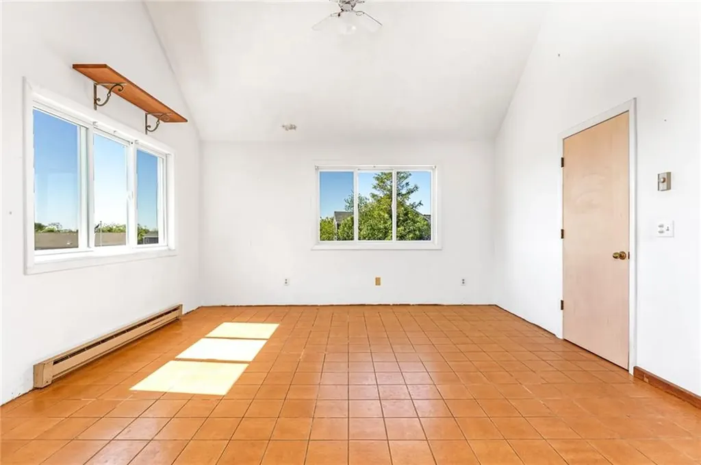 39 White Swan Drive Narragansett RI 02882