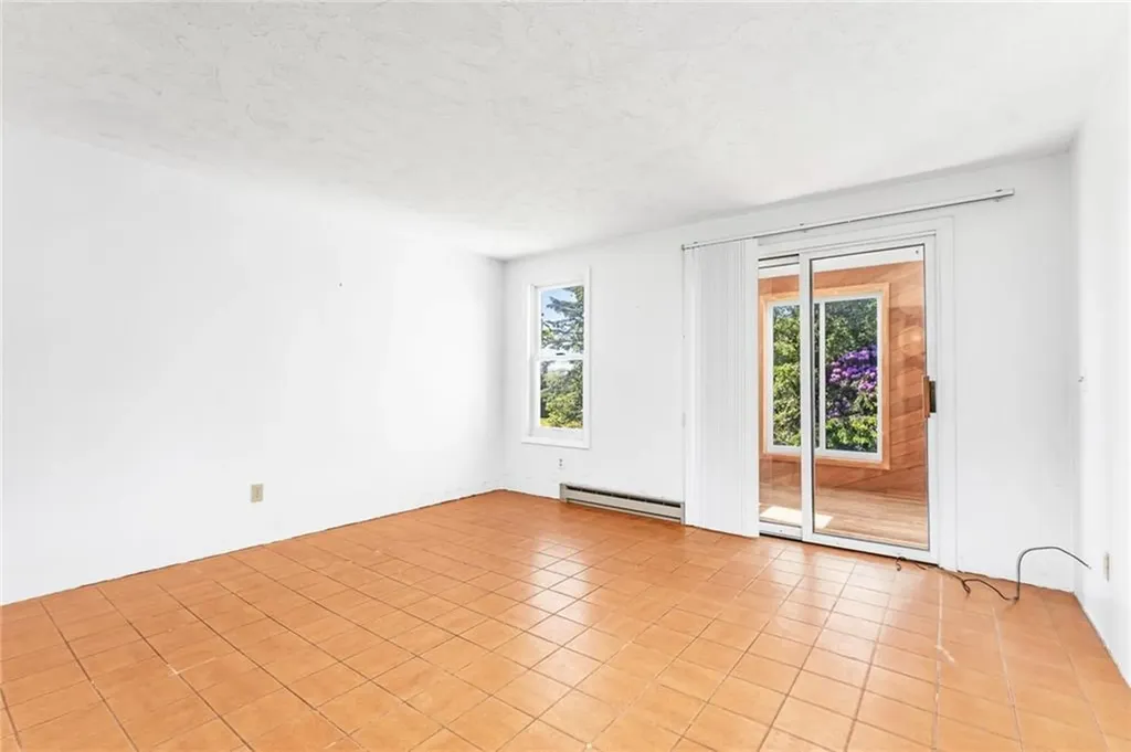 39 White Swan Drive Narragansett RI 02882
