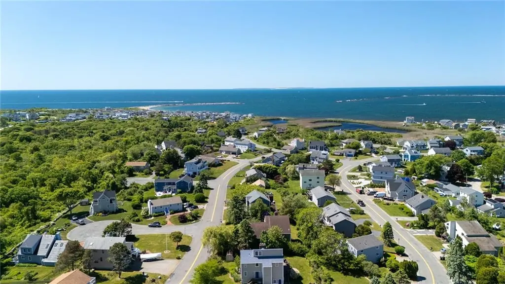 39 White Swan Drive Narragansett RI 02882