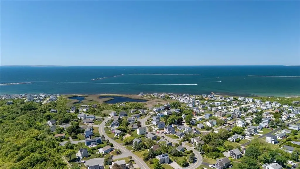 39 White Swan Drive Narragansett RI 02882
