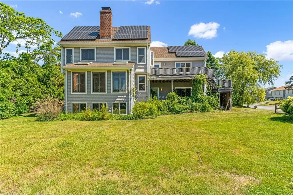 39 White Swan Drive Narragansett RI 02882