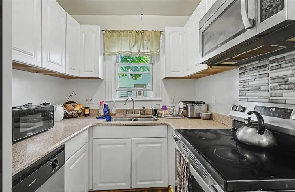 172 Massachusetts Avenue Providence RI 02905