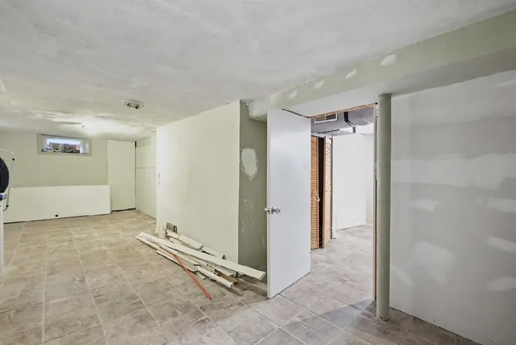 172 Massachusetts Avenue Providence RI 02905