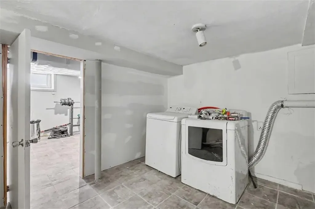 172 Massachusetts Avenue Providence RI 02905