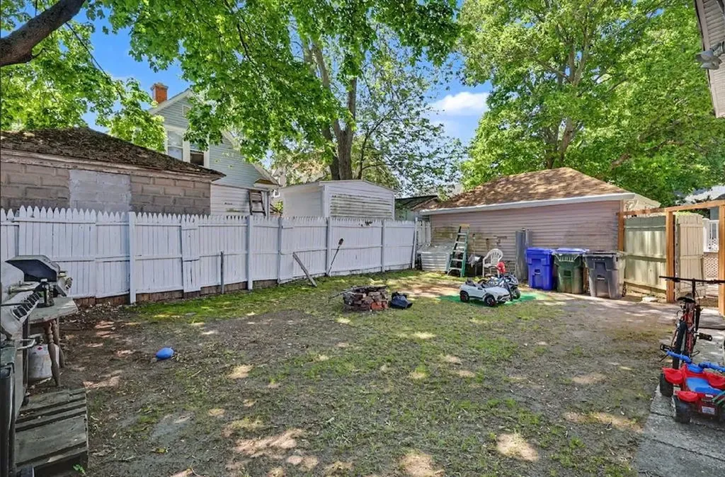 172 Massachusetts Avenue Providence RI 02905