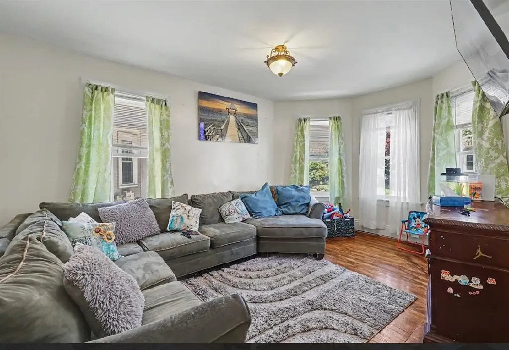 172 Massachusetts Avenue Providence RI 02905
