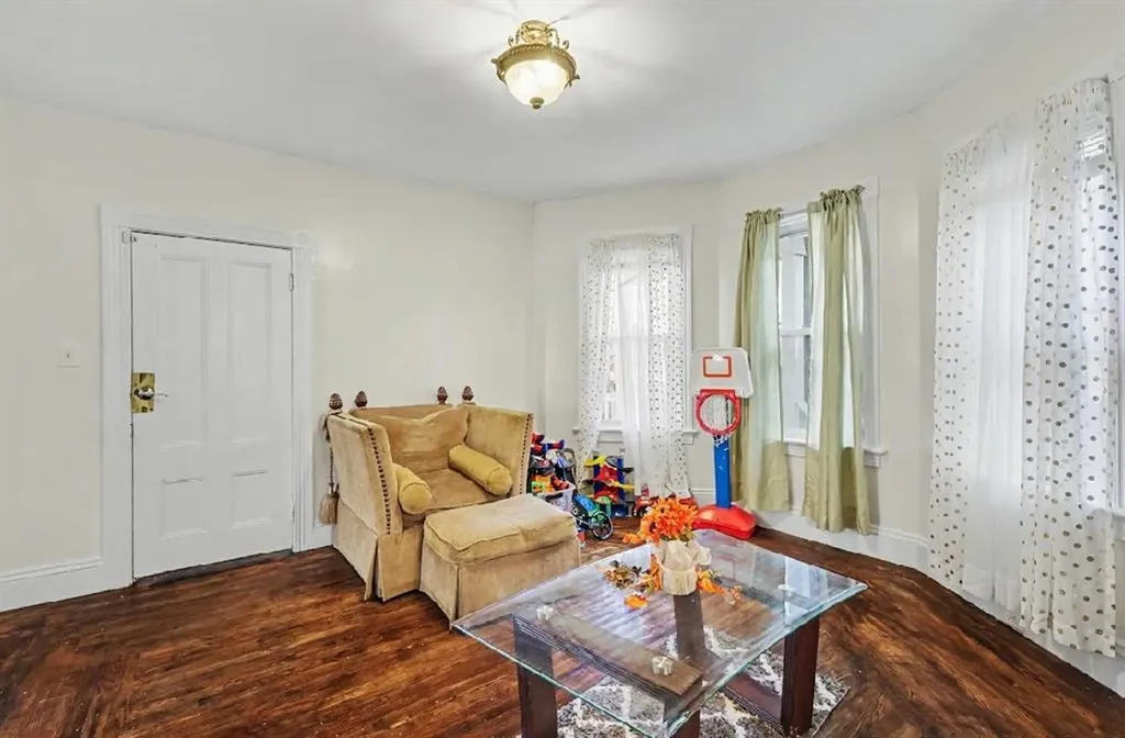 172 Massachusetts Avenue Providence RI 02905
