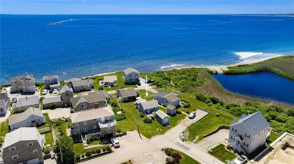 11 Woodruff Street Narragansett RI 02882