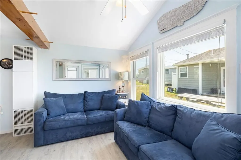 11 Woodruff Street Narragansett RI 02882
