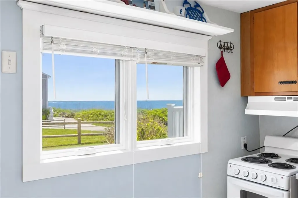 11 Woodruff Street Narragansett RI 02882