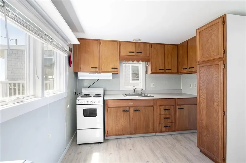 11 Woodruff Street Narragansett RI 02882