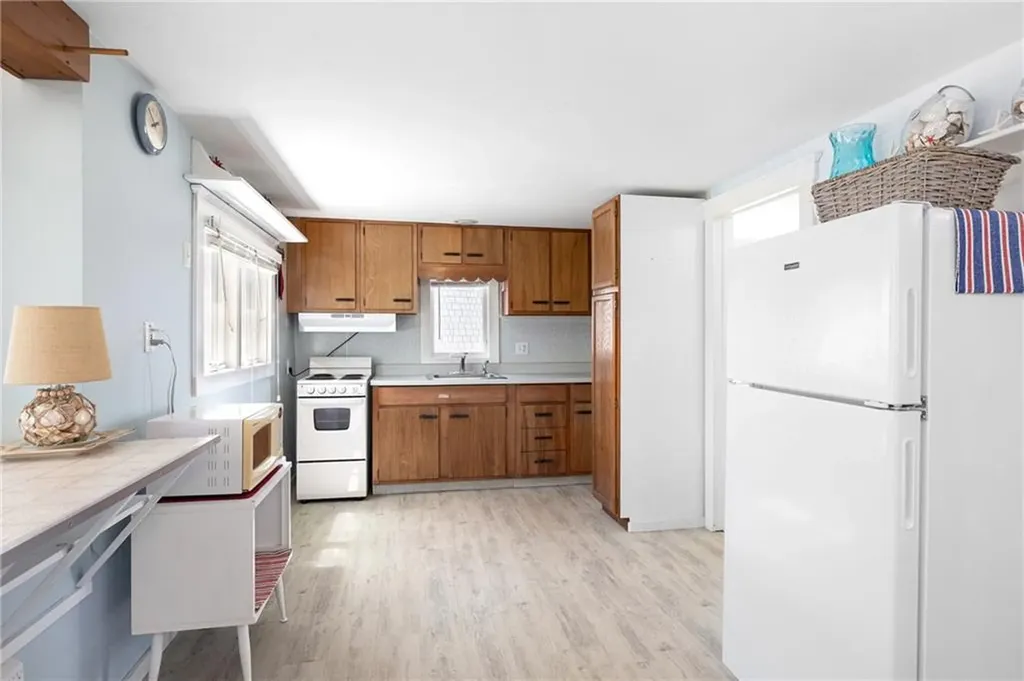 11 Woodruff Street Narragansett RI 02882