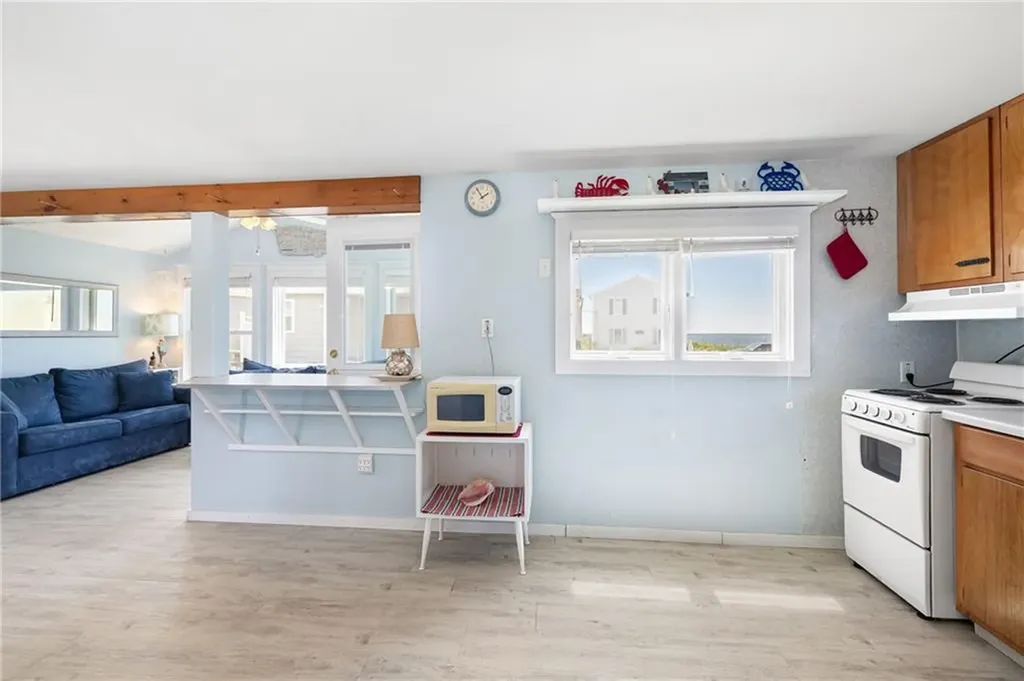 11 Woodruff Street Narragansett RI 02882