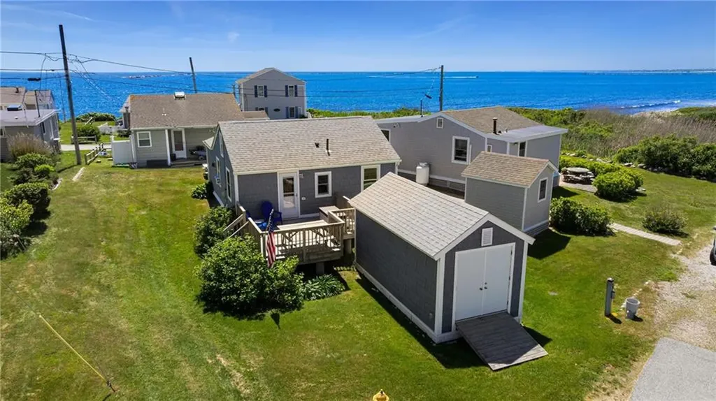 11 Woodruff Street Narragansett RI 02882