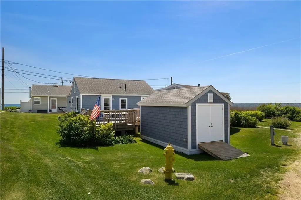 11 Woodruff Street Narragansett RI 02882