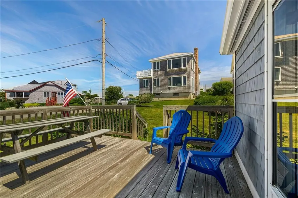 11 Woodruff Street Narragansett RI 02882