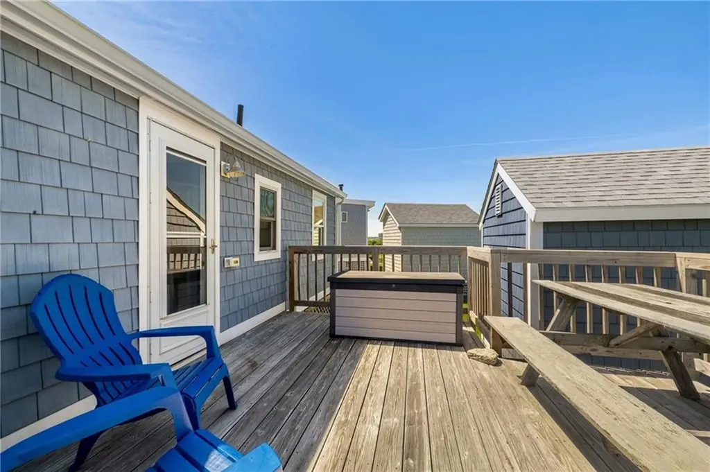 11 Woodruff Street Narragansett RI 02882