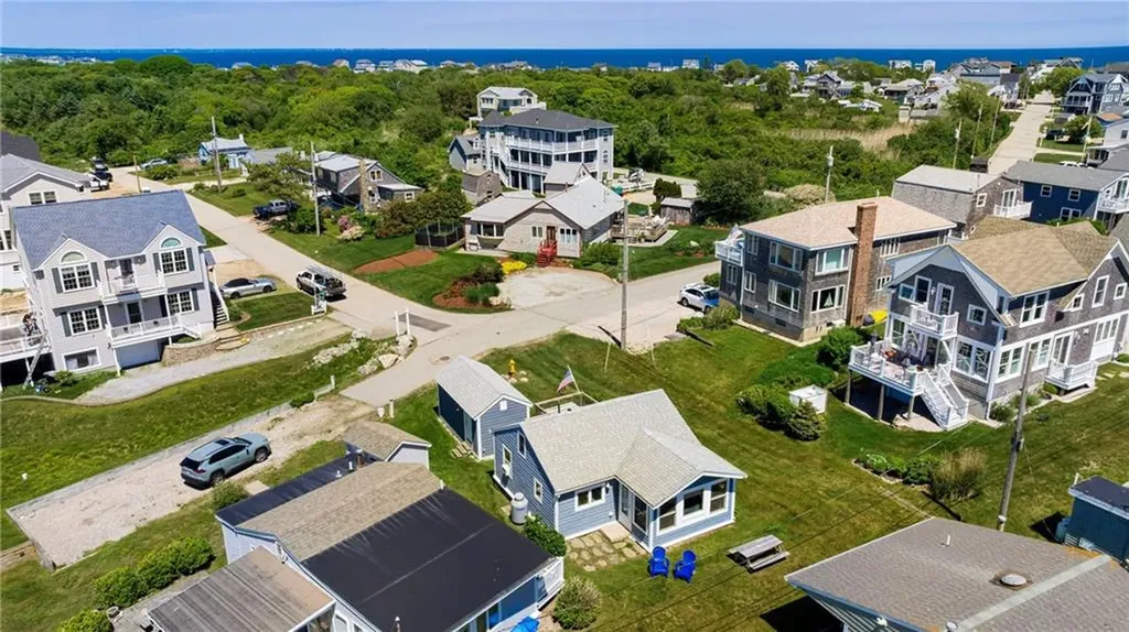 11 Woodruff Street Narragansett RI 02882