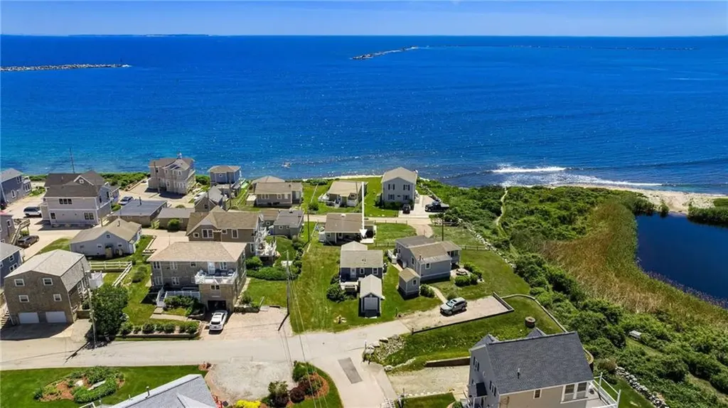 11 Woodruff Street Narragansett RI 02882