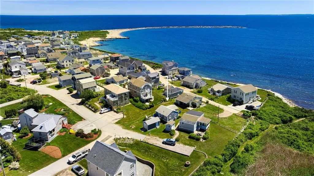 11 Woodruff Street Narragansett RI 02882