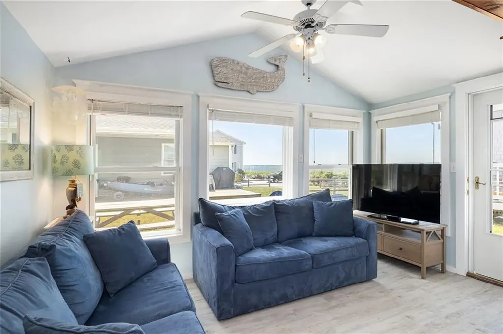 11 Woodruff Street Narragansett RI 02882