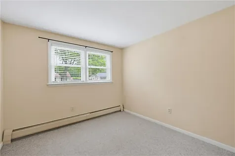 29 Rosedale Drive Bristol RI 02809